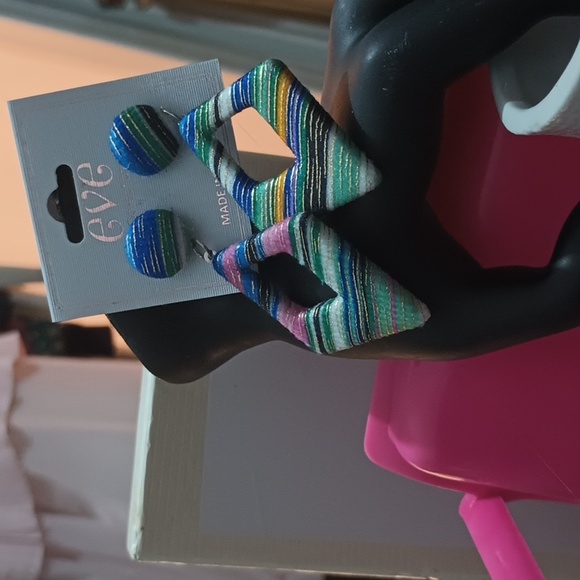 🆕 Fashion Eve Collection earrings - Picture 6 of 8